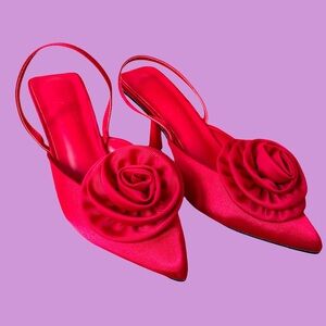 Red rose high heels with ankle strap!!! In pristine condition!